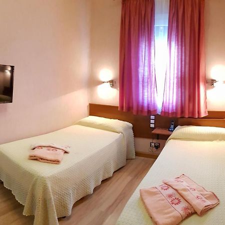 Hostal De La Torre Hostal Economico باياذوليد المظهر الخارجي الصورة