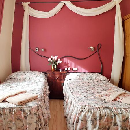 Hostal De La Torre Hostal Economico باياذوليد المظهر الخارجي الصورة