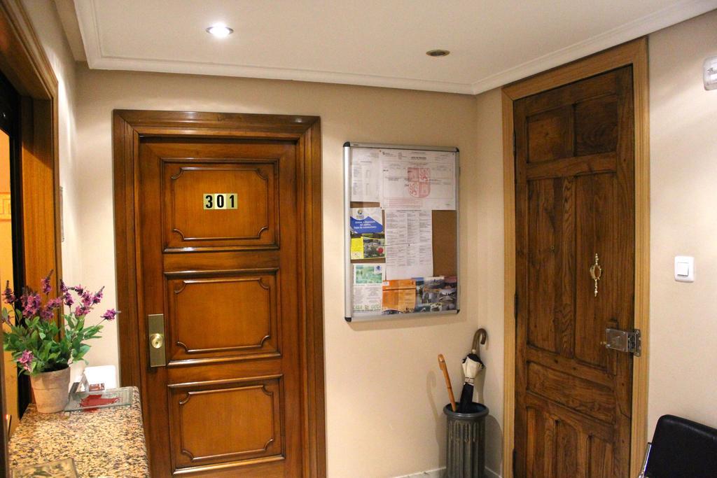 Hostal De La Torre Hostal Economico باياذوليد المظهر الخارجي الصورة