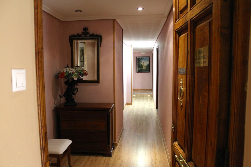 Hostal De La Torre Hostal Economico باياذوليد المظهر الخارجي الصورة