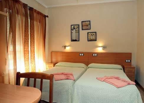 Hostal De La Torre Hostal Economico باياذوليد المظهر الخارجي الصورة