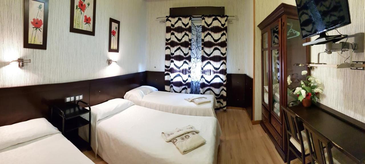 Hostal De La Torre Hostal Economico باياذوليد المظهر الخارجي الصورة